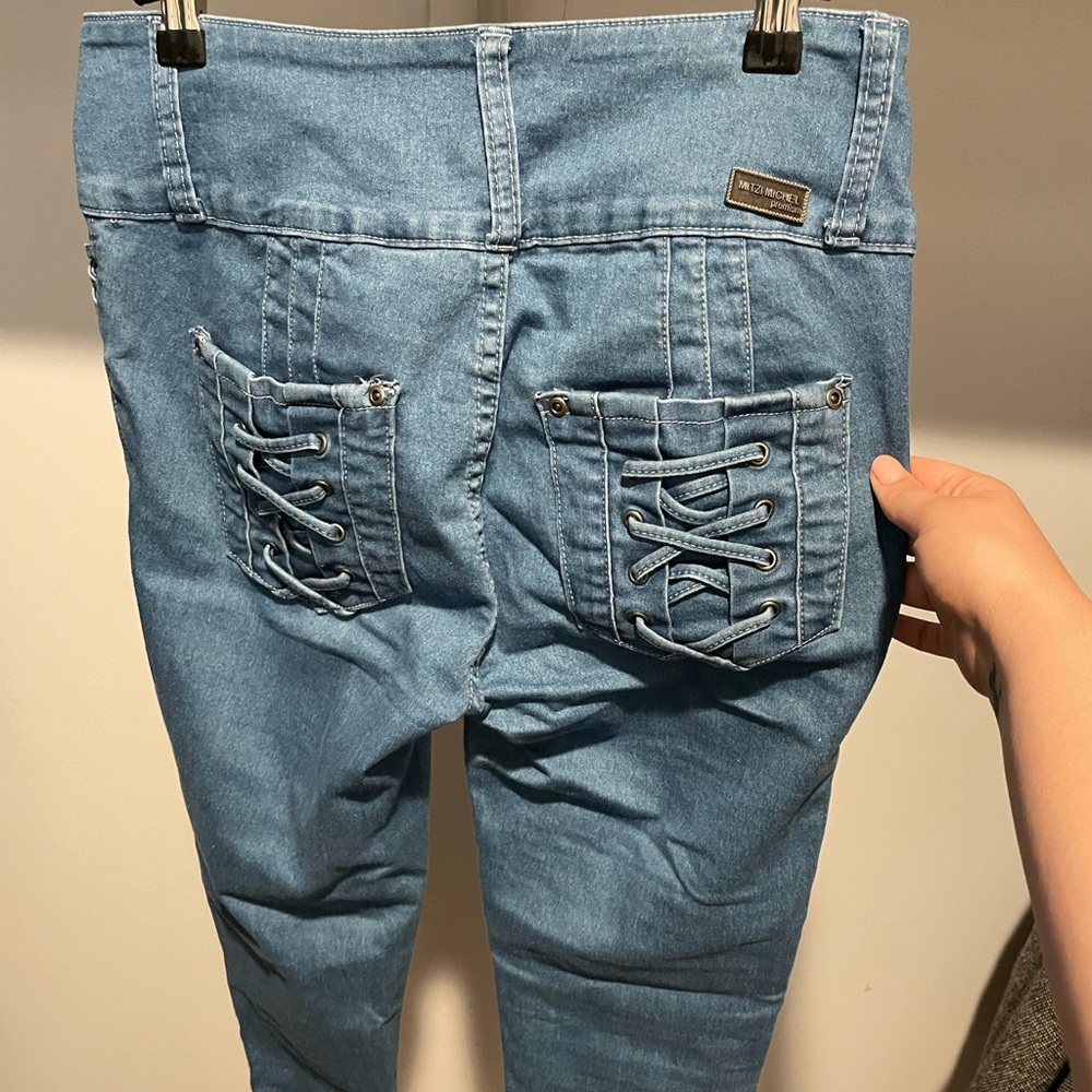 Higher waisted skinny Jean jeggings. Size 9.